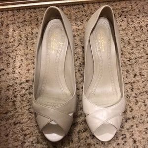 White Brooks Brothers pumps